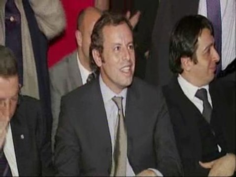 Rosell, con los peñistas granadinos