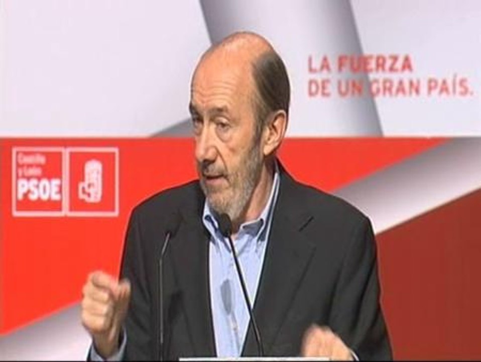 Rubalcaba: "El acuerdo con los sindicatos y los empresarios es un depósito de confianza"