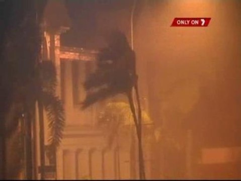 El ciclón Yasi castiga Australia