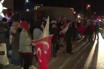 Ak Partili Vatandaşlar Kısıklı'da Kutlamalara Başladı