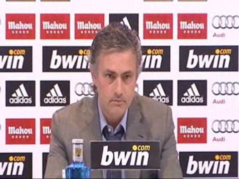 Mourinho: Benzema y Adebayor son complementarios