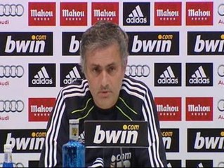 Mourinho asegura que compensa la falta de fichajes con "trabajo"