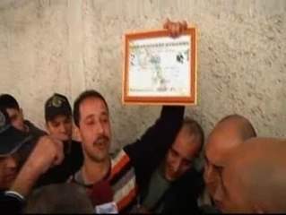 Un desempleado intenta quemarse a lo bonzo en Argelia