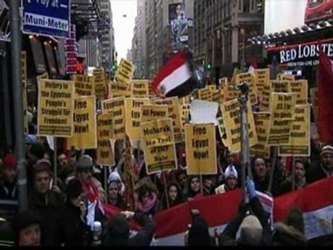 Centenares de personas piden en Nueva York la salida de Mubarak
