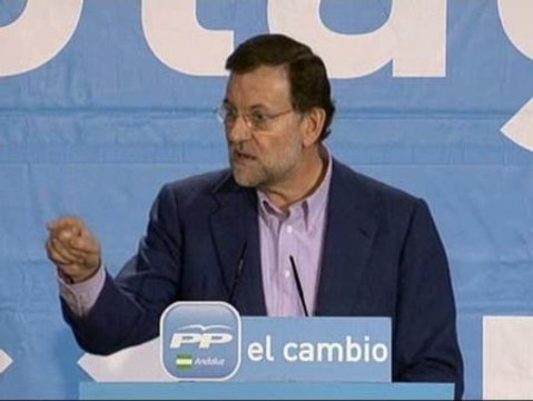 Rajoy critica la falta de seriedad del Gobierno por mezclar pensiones y centrales nucleares