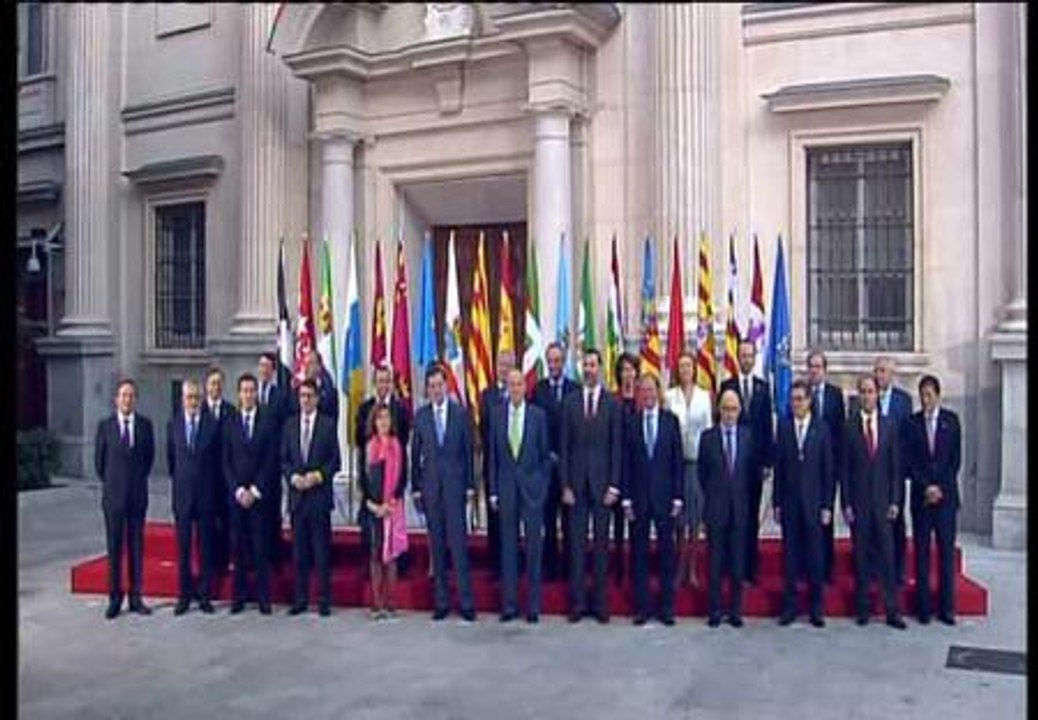 El barómetro del CIS refleja un desapego sin precedentes hacia la clase política