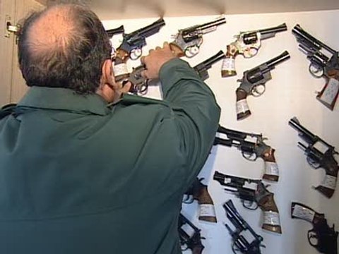 Guardia civil subasta armas