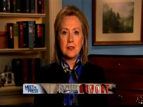 Hillary Clinton pide una transición a una democracia real en Egipto