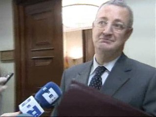 El ex ministro Caldera vuelve a la primera línea de la escena política