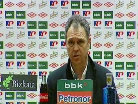 Caparrós: No hemos estado afortunado y el árbitro no ha estado afortunado de verdad