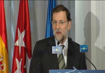 Скачать видео: Rajoy evita hablar sobre el rescate