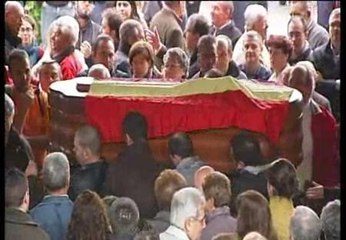 Funeral por el hombre que se suicidó antes de ser desahuciado