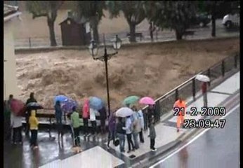 La crecida en Sádaba causa el miedo entre los vecinos