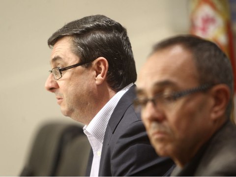 IU dice que Wert es un problema para la convivencia y pide su dimisión