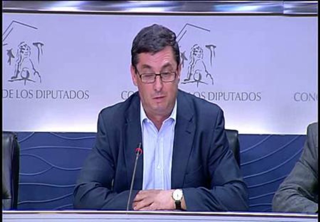 Centella pide a Rajoy que cese a Wert por sus declaraciones sobre la CEAPA