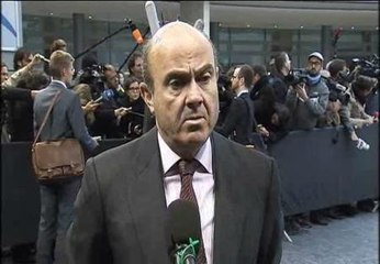 De Guindos: "El Gobierno trabaja para que no se cumplan unas previsiones tan negativas como las del FMI"