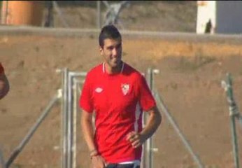 El Sevilla se entrena con el calor como protagonista