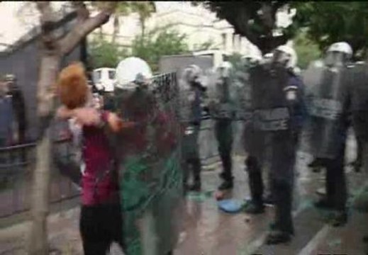 Violencia y disturbios en Atenas por la visita de Merkel