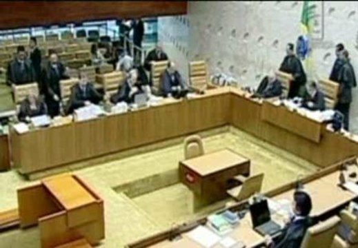 Condenan a tres colaboradores de Lula por comprar apoyos para su gobierno