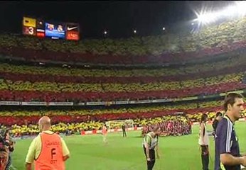 Ambiente independentista durante el clásico en el Camp Nou