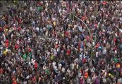 Miles de ciudadanos reunidos en Neptuno vuelven a expresar su descontento con el Gobierno