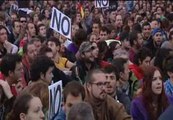 Miles de personas se vuelven a congregar en la Plaza de Neptuno