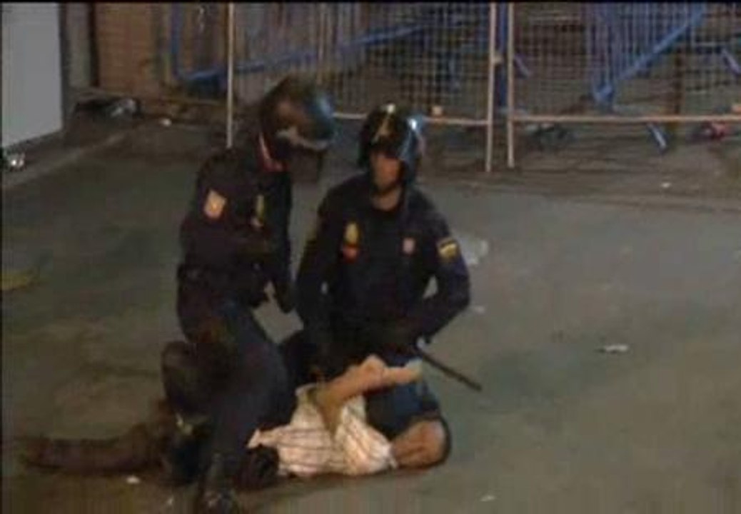 Nuevas cargas policiales contra con los concentrados en el Congreso
