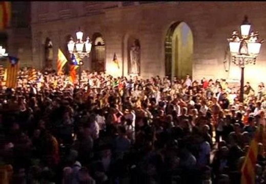 Fervor independentista en la Plaza Sant Jaume
