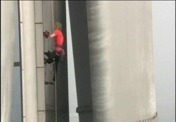 Download Video: El Spiderman francés escala un edificio de 388 metros de altura en China