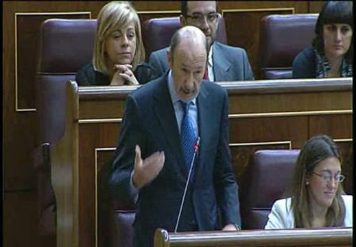 Rubalcaba exige a Rajoy que explique en el Congreso las condiciones del rescate