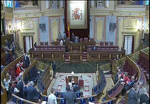 El Congreso aprueba los 450 euros y el 'banco malo'