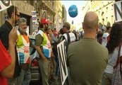 Sindicatos y funcionarios protestan contra los recortes