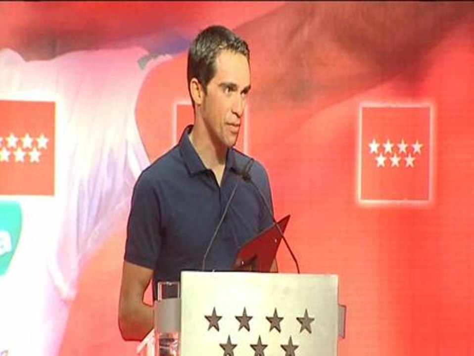 Aguirre recuerda los "tiempos tan difíciles pasados" por Alberto Contador