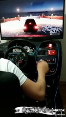 Araba Oyununu Oynamak Yerine Adeta Yaşayan Eleman