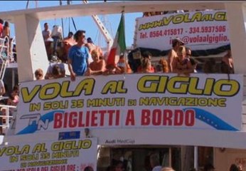 Los restos del Costa Concordia se convierten en atracción turística