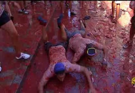 40.000 personas participaron en esta guerra de tomates