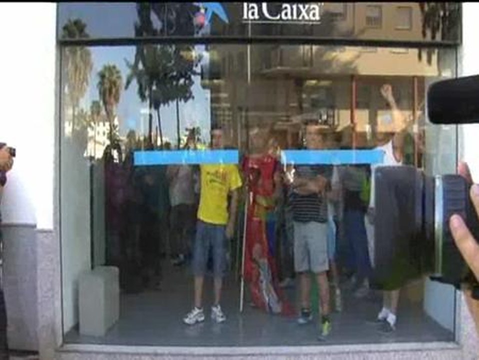 Los jornaleros del SAT ocupan una sede bancaria