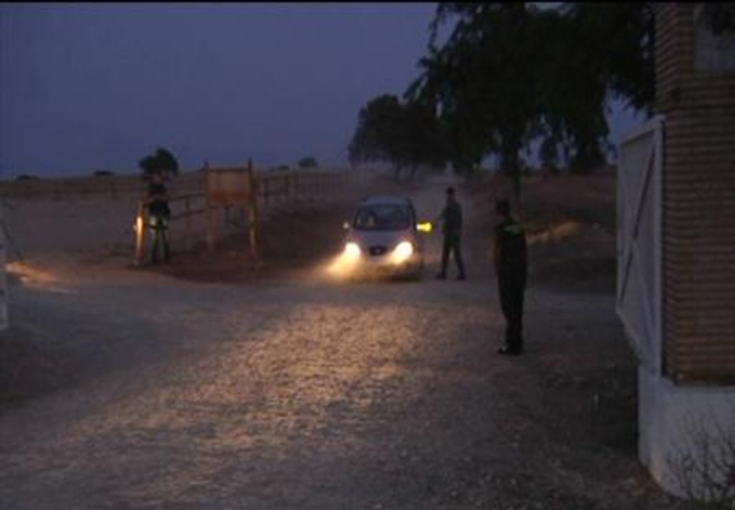 La Guardia Civil desaloja a los jornaleros del SAT que ocupaban Las Turquillas