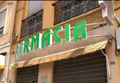 Más de 300 farmacias valencianas cierran en agosto por los impagos