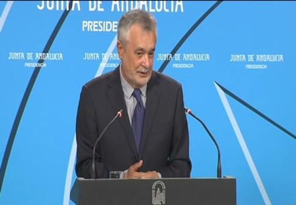 Griñán dice que los recortes que les exigen equivaldrían a cerrar "la mitad de los colegios de Andalucía"