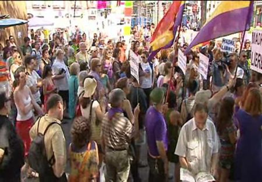 Decenas de personas se concentran en Madrid contra la reforma de la Ley del Aborto