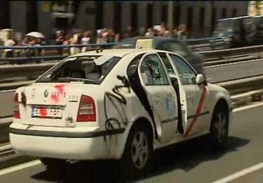 Batalla campal entre taxistas