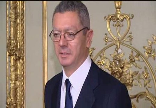 Polémica por la intención de Gallardón de excluir el riesgo para el feto de los supuestos del aborto