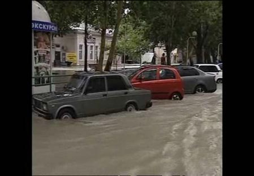 Fuertes inundaciones en Rusia provocan al menos 70 muertos