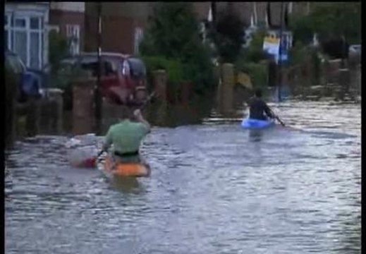 Las lluvias torrenciales causan el caos en Reino Unido