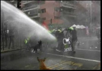 Trabajadores y estudiantes chilenos reivindican una salario digno