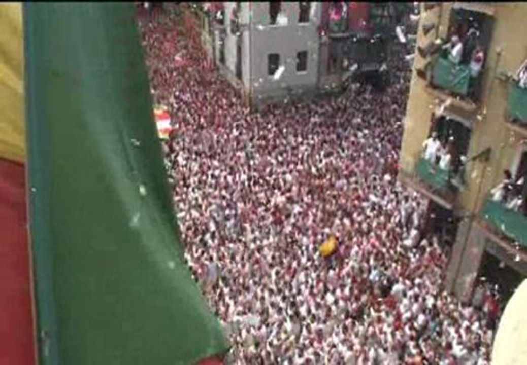 Comienzan en Pamplona los sanfermines con el tradicional chupinazo