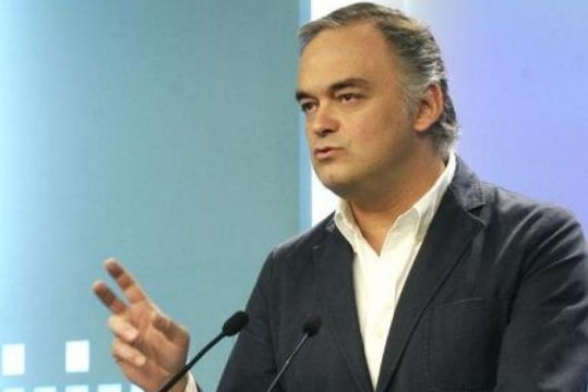 González Pons dice que los nuevos recortes afectarán a los políticos y a las autonomías