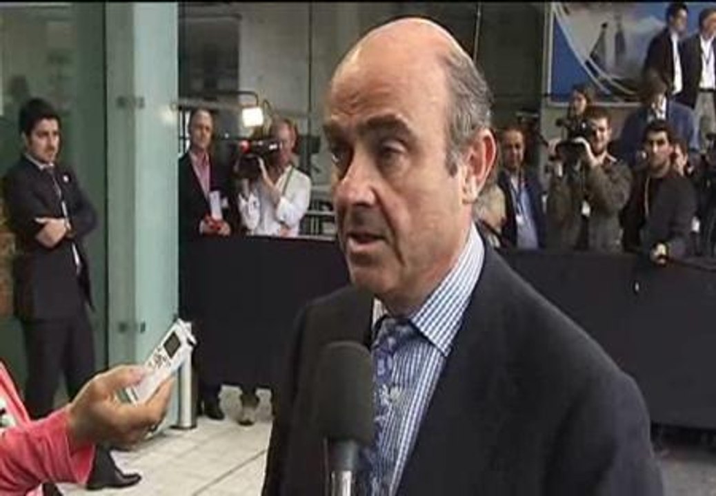 Guindos dice que la petición de rescate a la banca será "en los próximos días"