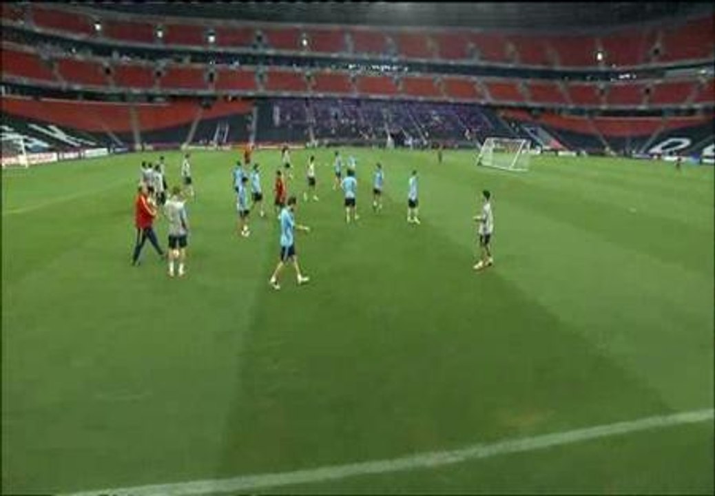 La Roja toma contacto con el césped del Donbass Arena de Donetsk